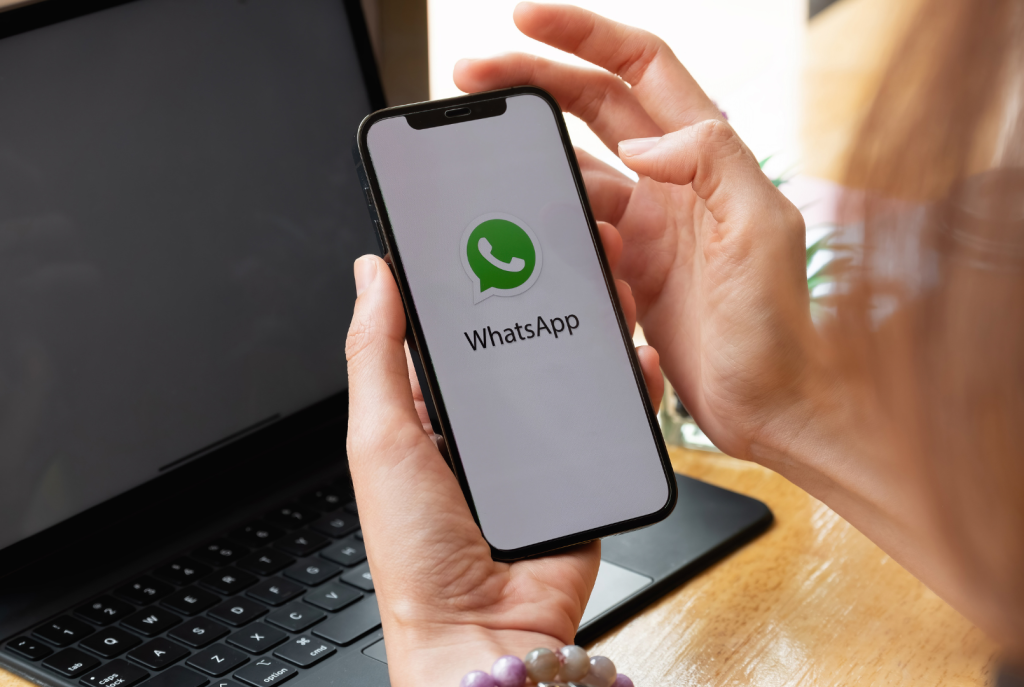 fitur moodle, integrasi whatsapp
