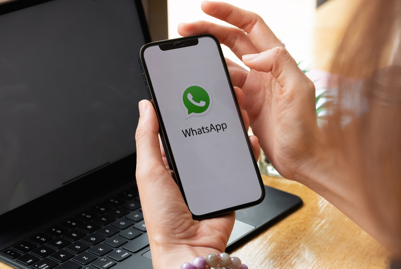 fitur moodle, integrasi whatsapp